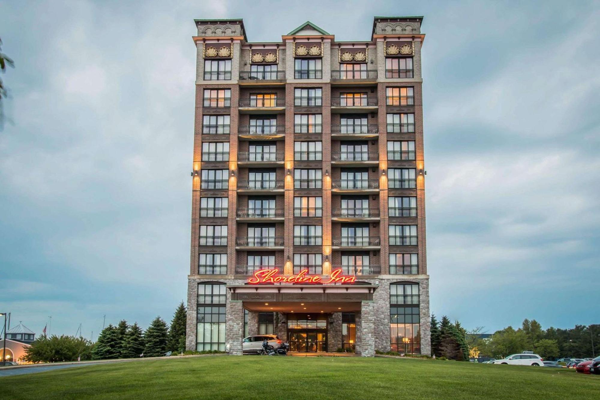 Shoreline Inn & Conference Center, Ascend Hotel Collection Маскигон Екстериор снимка