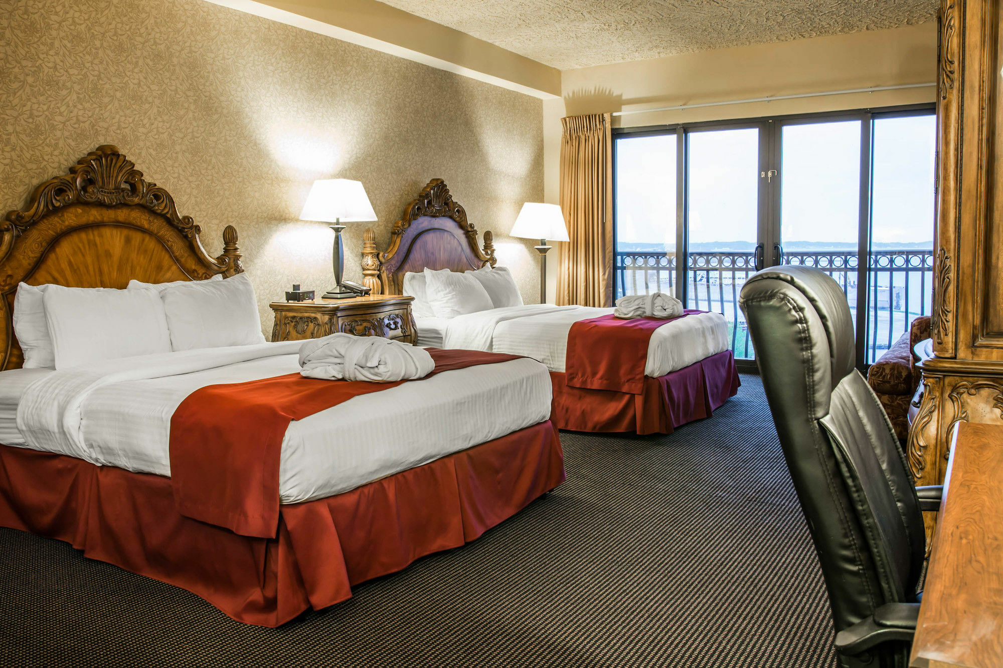 Shoreline Inn & Conference Center, Ascend Hotel Collection Маскигон Екстериор снимка